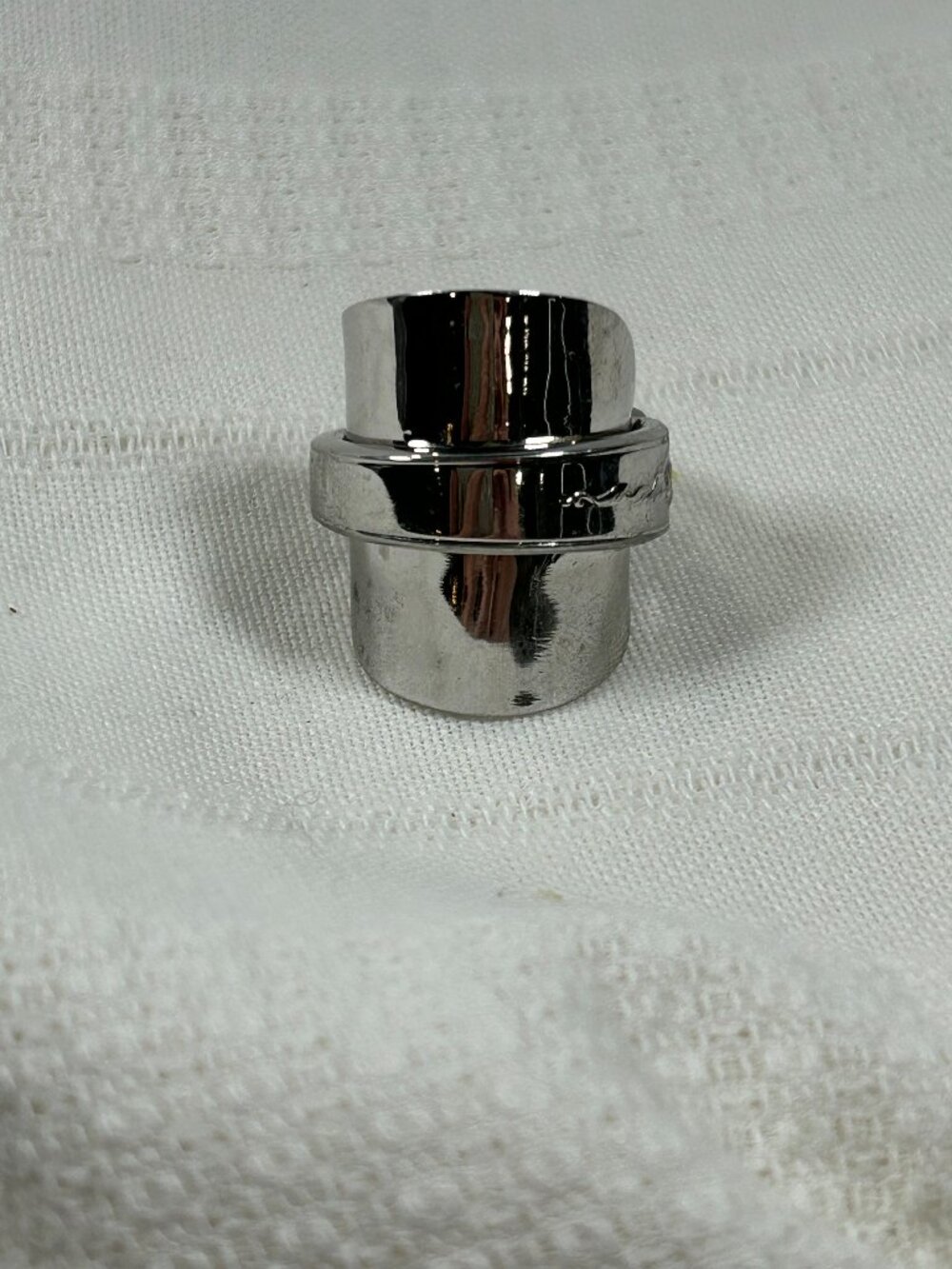 Silver Toned Banded Ring - Pre-owned